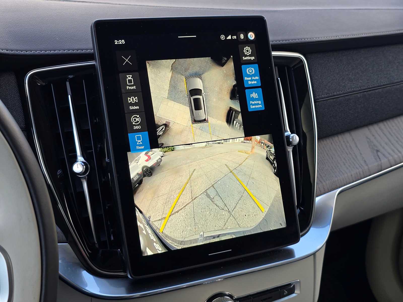 2026 Volvo XC90 Ultra - Photo 24