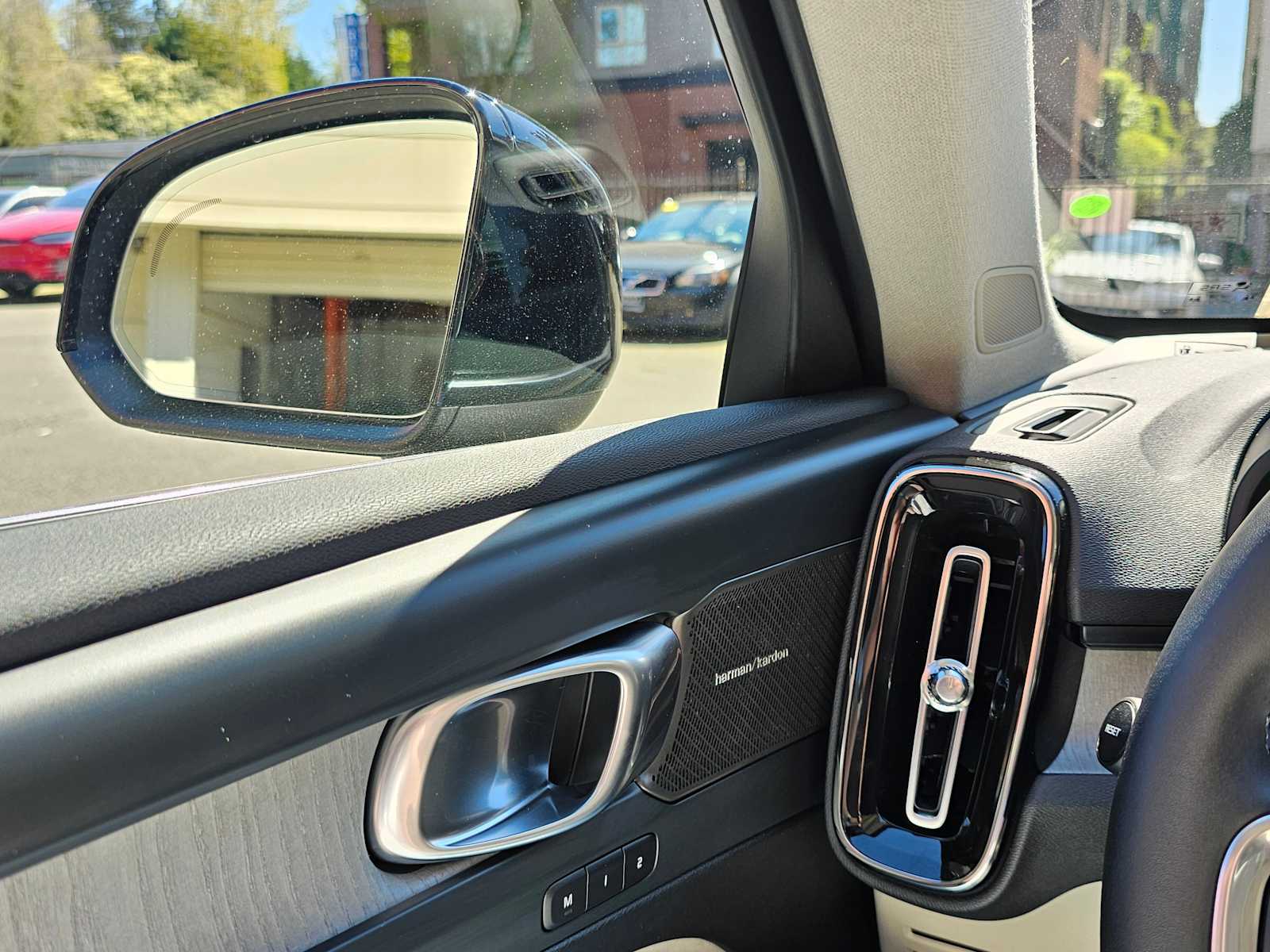 2025 Volvo XC40 Ultra - Photo 29