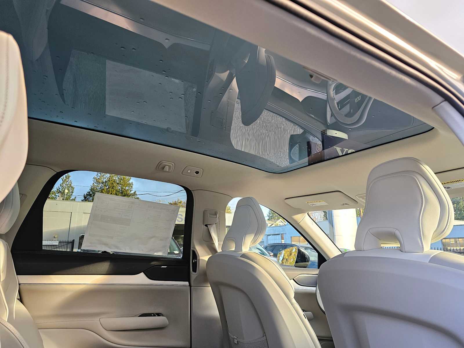 2025 Volvo EX90 Plus - Photo 14