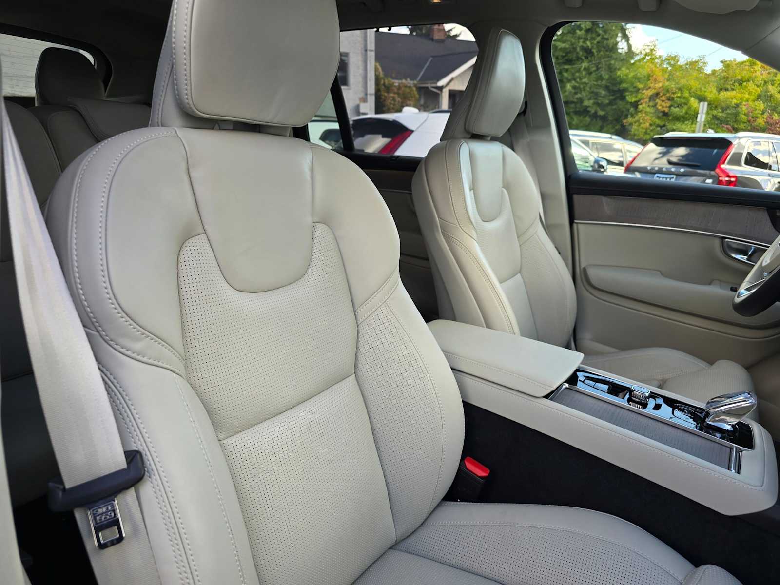 2026 Volvo XC90 Ultra - Photo 11