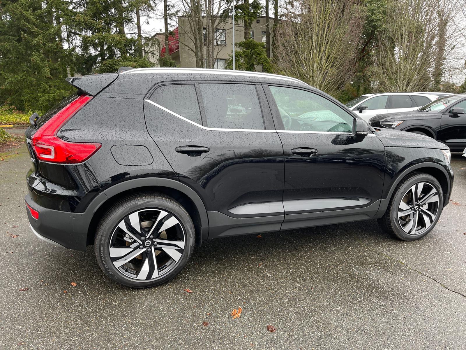 2023 Volvo XC40 Ultimate photo 4