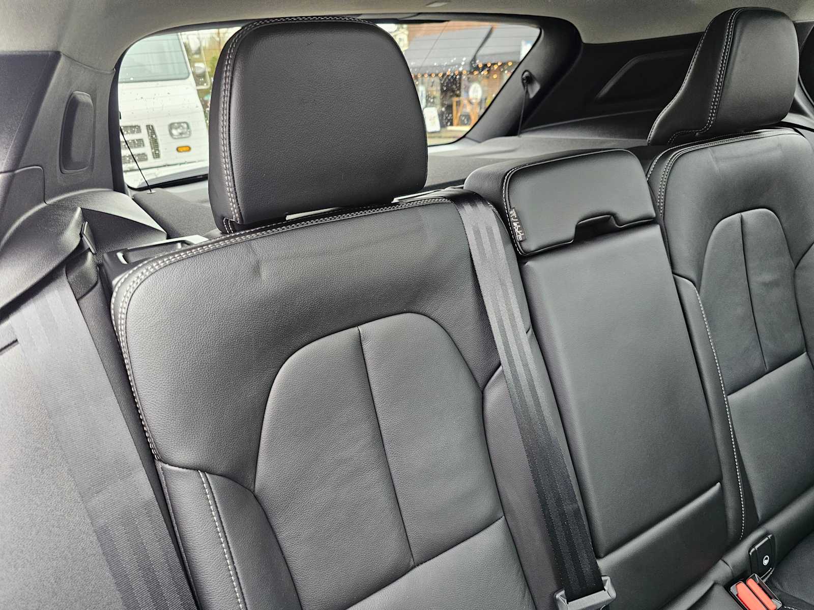 2025 Volvo XC40 Core - Photo 15