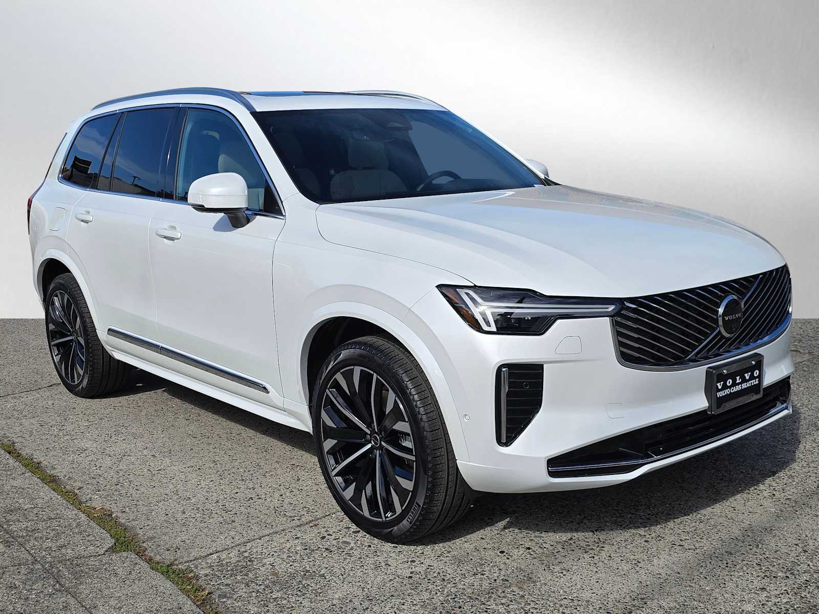 2026 Volvo XC90 Plus - Photo 7