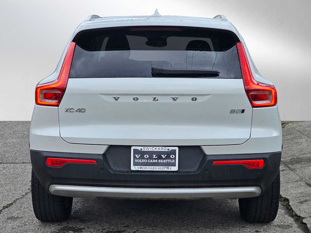 Certified 2025 Volvo XC40 B5 Core Bright Theme SUV