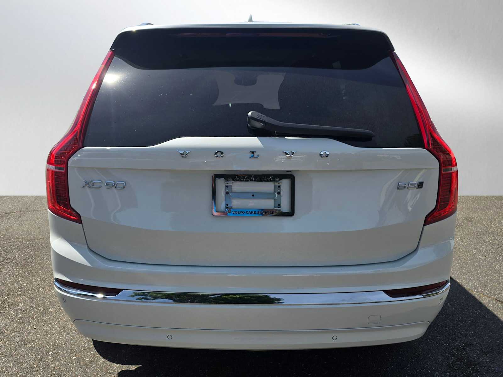 2025 Volvo XC90 B5 Core photo 4