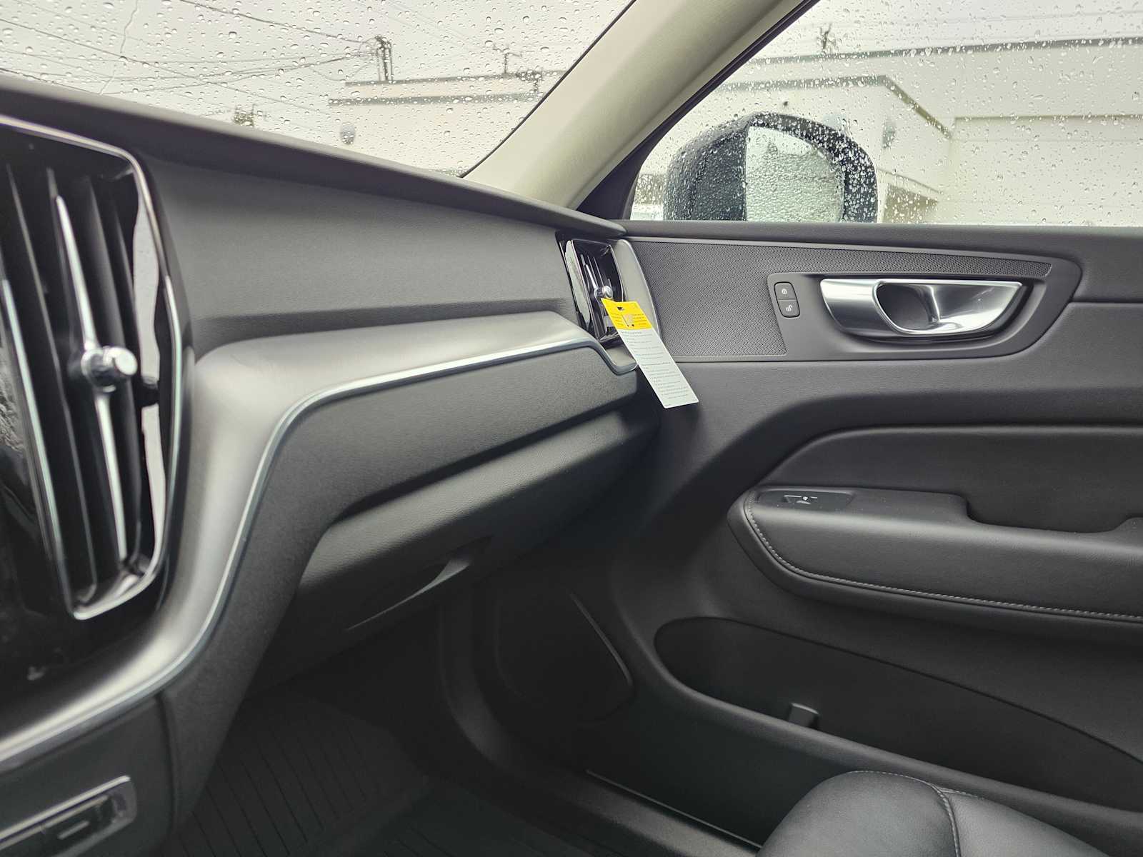 2025 Volvo XC60 Core - Photo 29