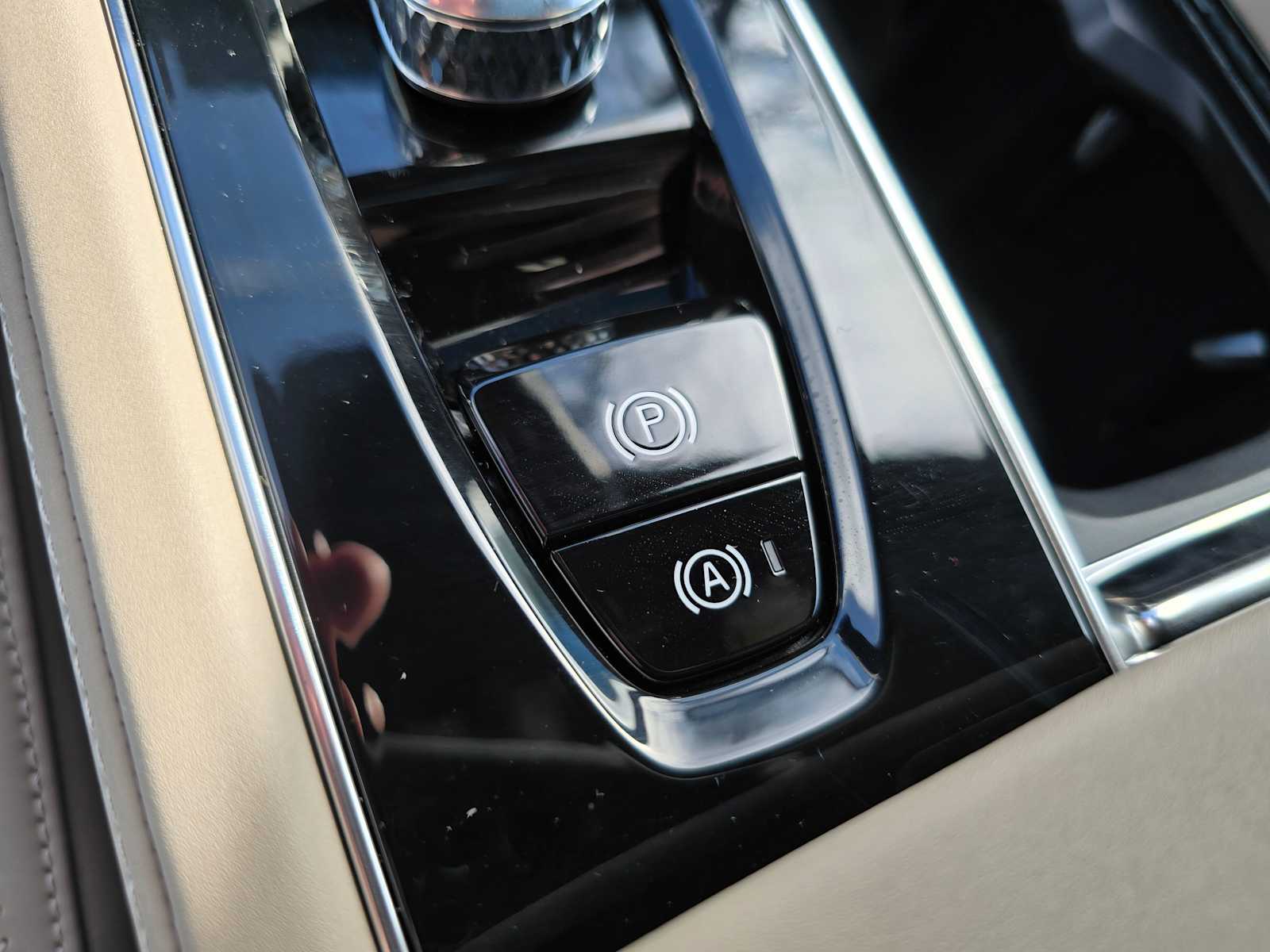 2026 Volvo XC90 Plus - Photo 34