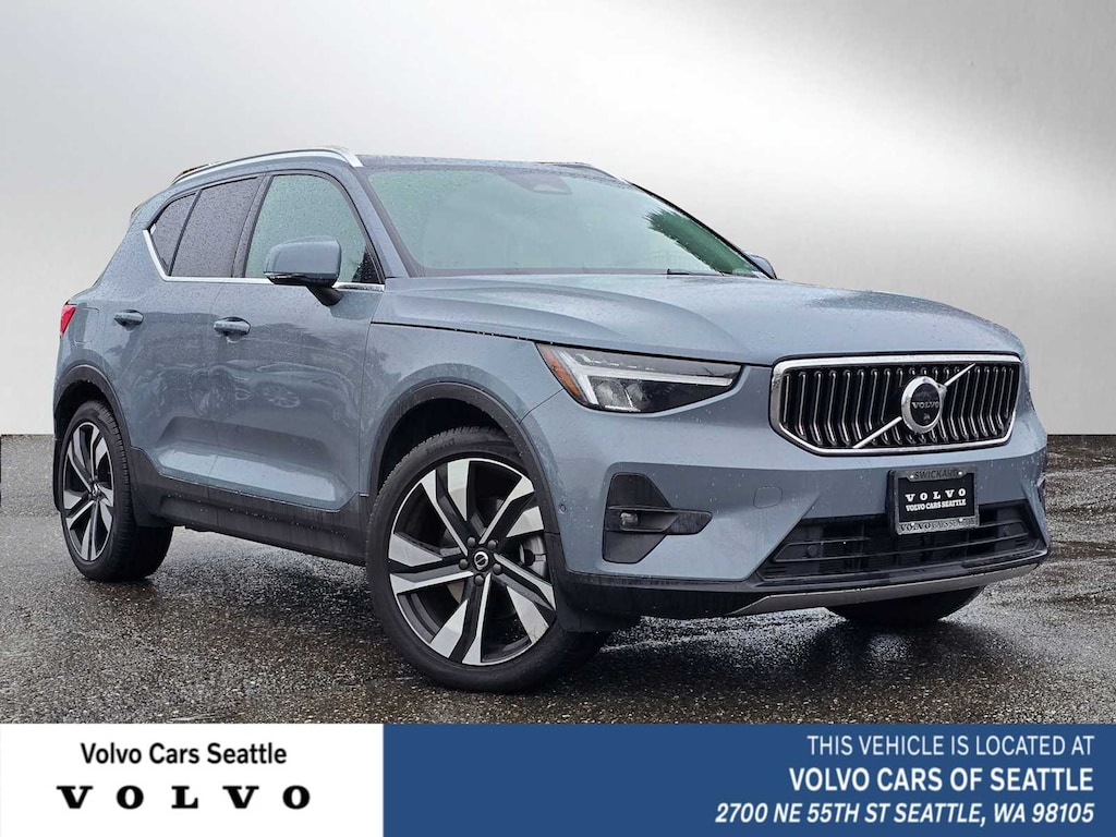 New 2023 Volvo XC40 B5 AWD Ultimate Bright SUV