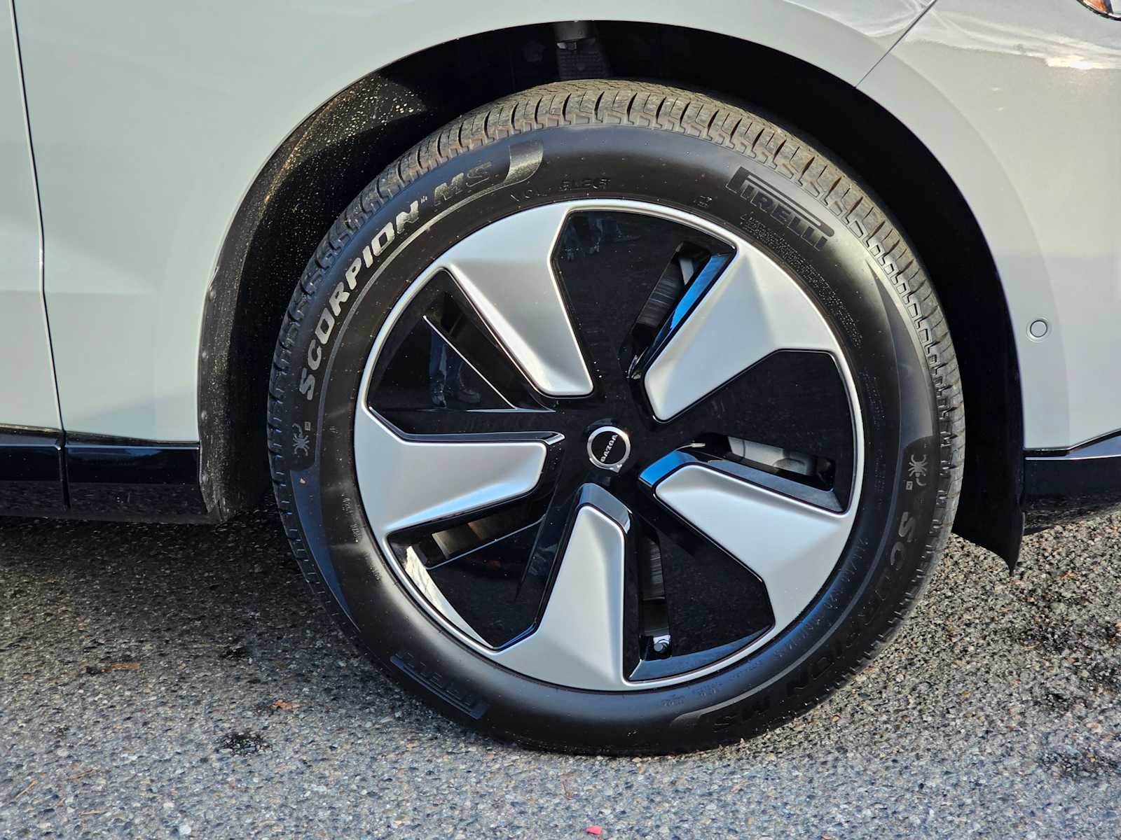 2025 Volvo EX90 Plus - Photo 9