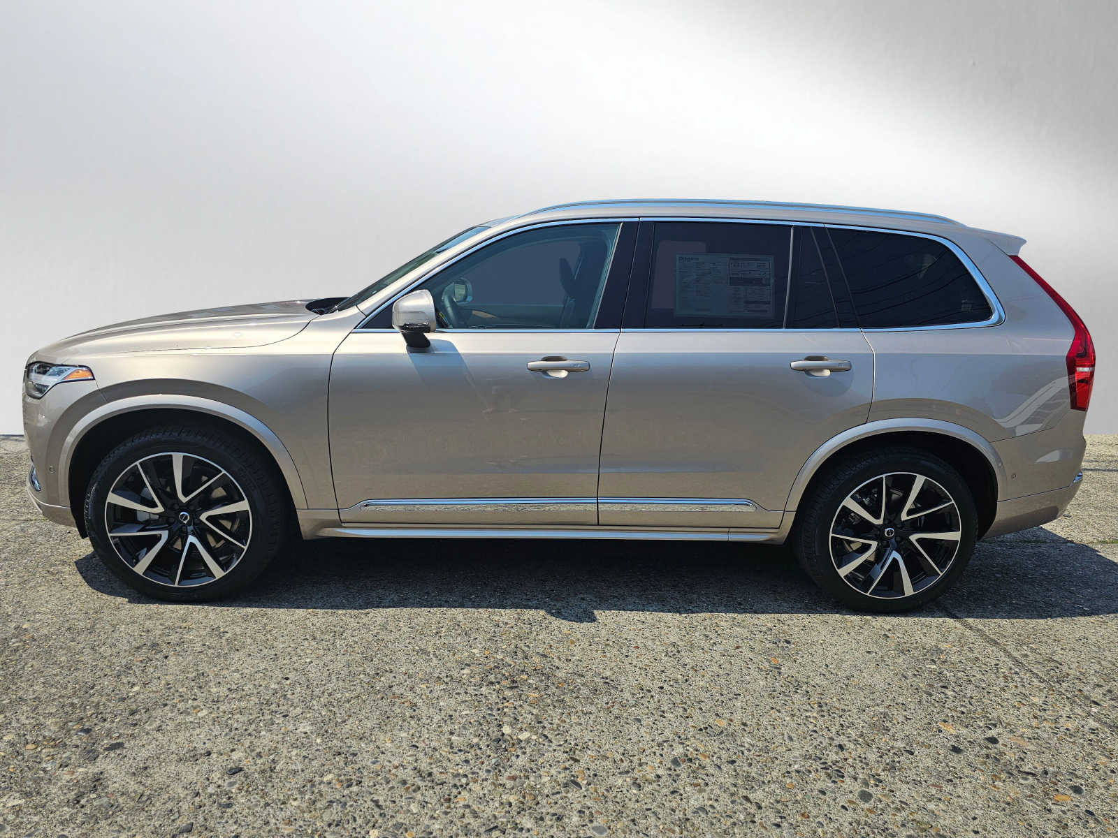 2025 Volvo XC90 Plus photo 4