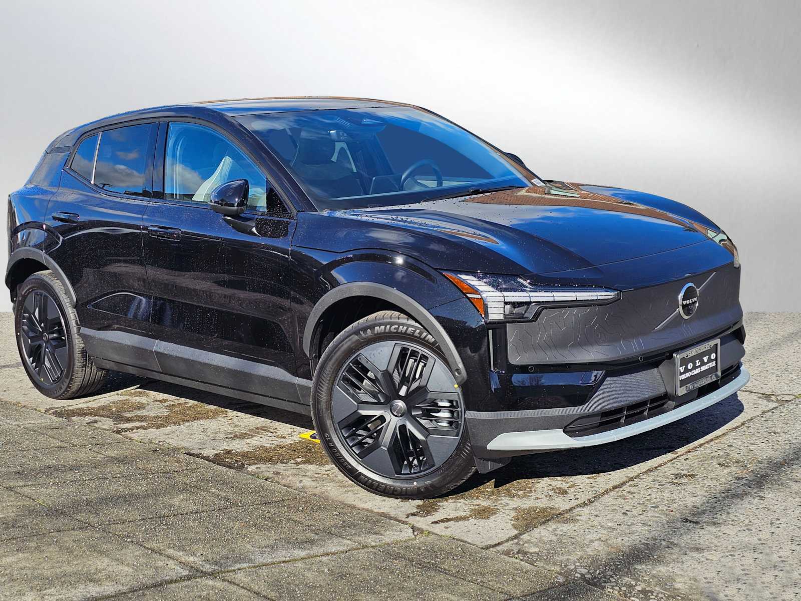 2026 Volvo EX30 Twin Motor Cross Country Ultra's photo