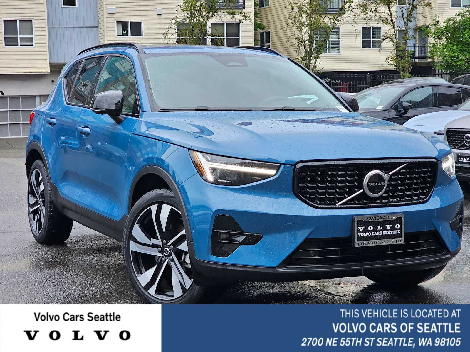 2023 Volvo XC40 B5 Ultimate Dark AWD's photo