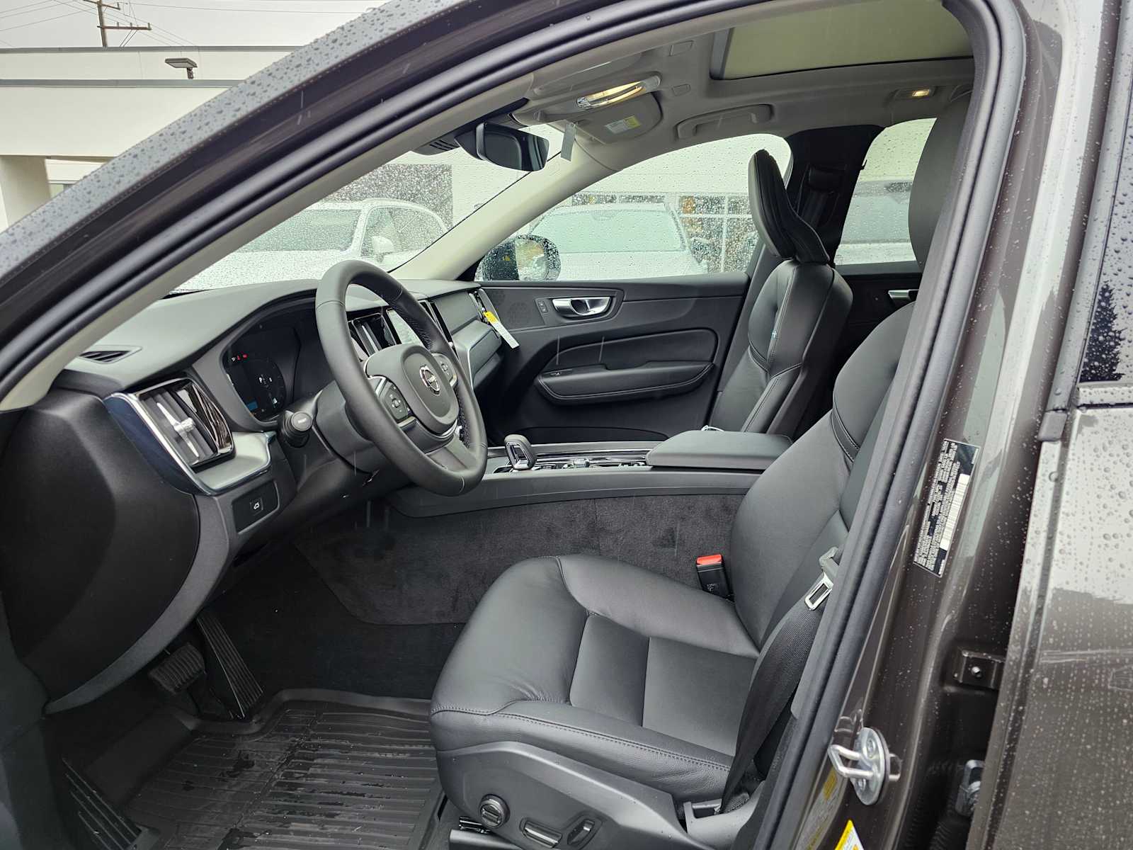 2025 Volvo XC60 Core - Photo 24