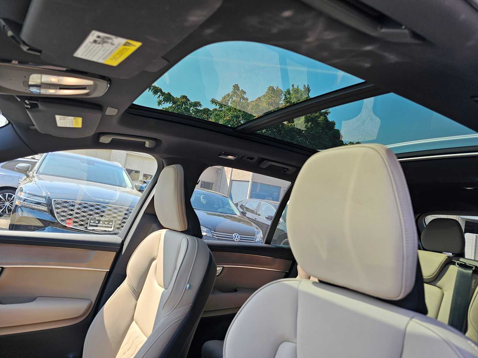 2026 Volvo XC90 Plus - Photo 24