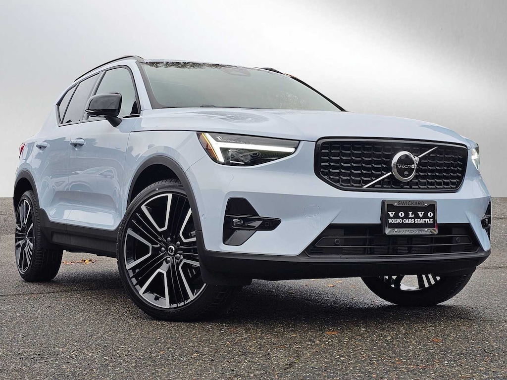 New 2026 Volvo XC40 B5 Ultra SUV