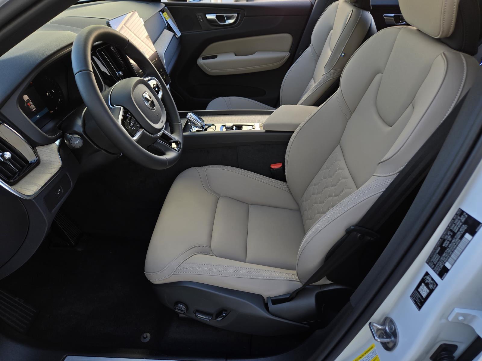 2026 Volvo XC60 Plus - Photo 22