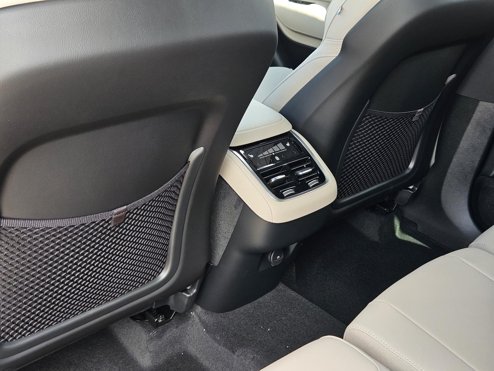 2026 Volvo XC90 Plus - Photo 30