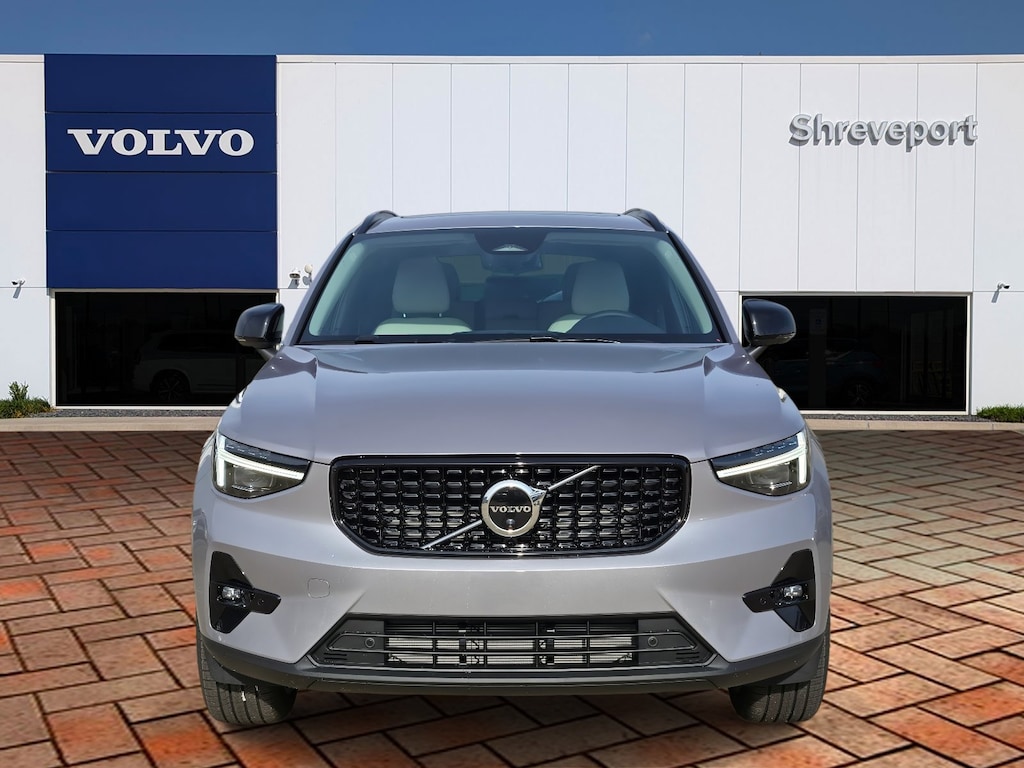 New 2026 Volvo XC40 B4 Plus SUV