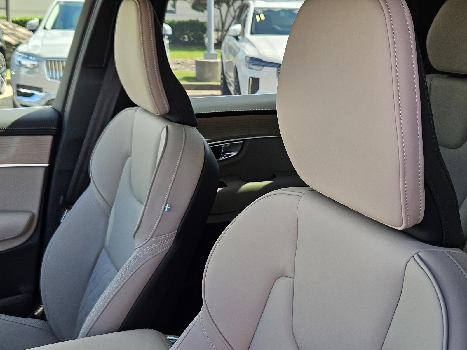2026 Volvo XC90 Plus - Photo 26