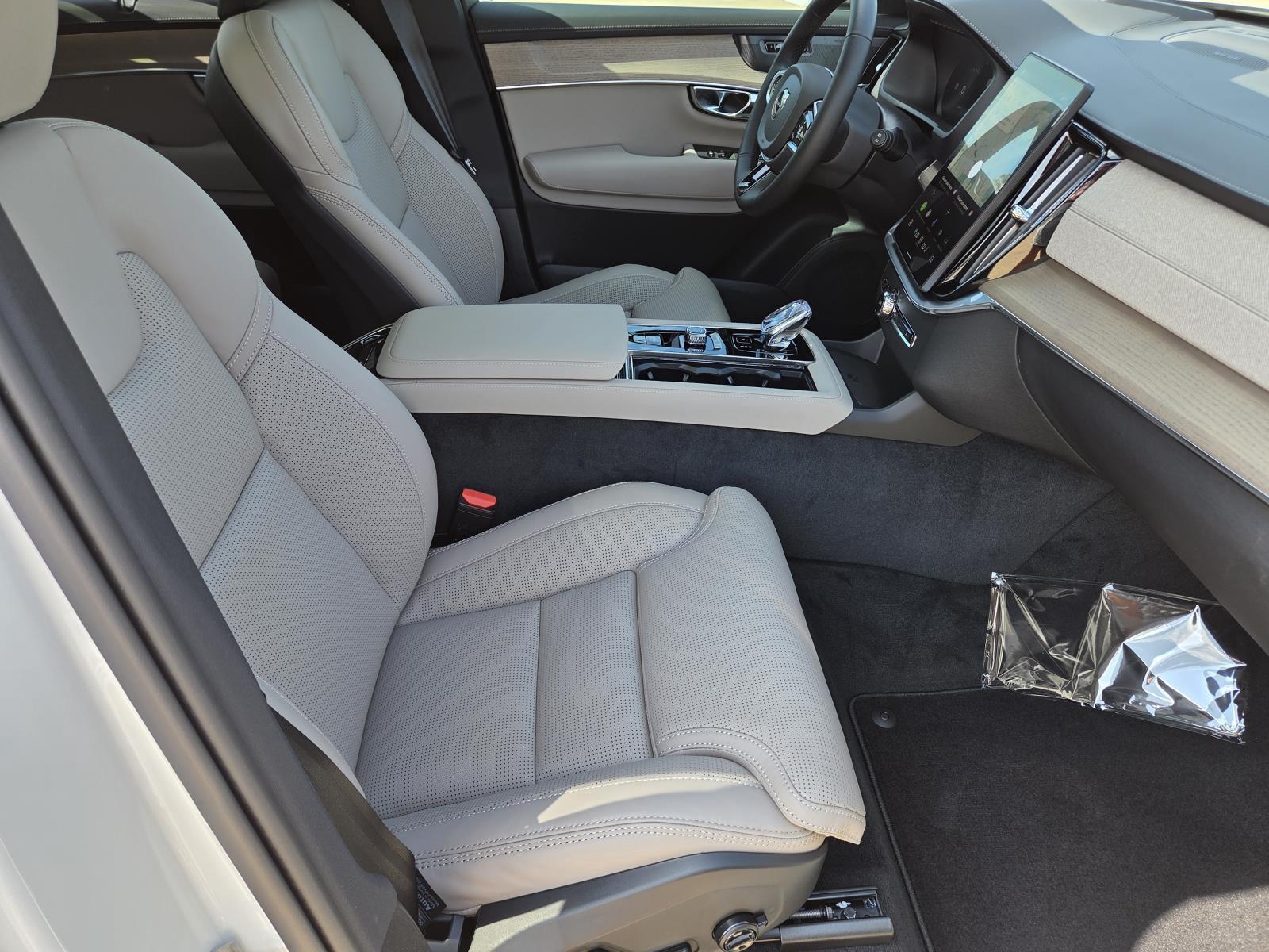 2026 Volvo XC90 Ultra - Photo 42