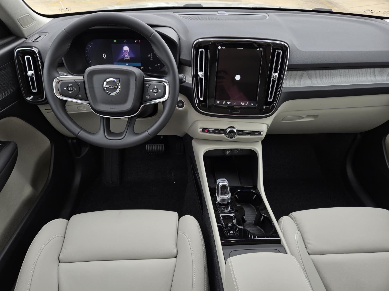 2026 Volvo XC40 Plus - Photo 26