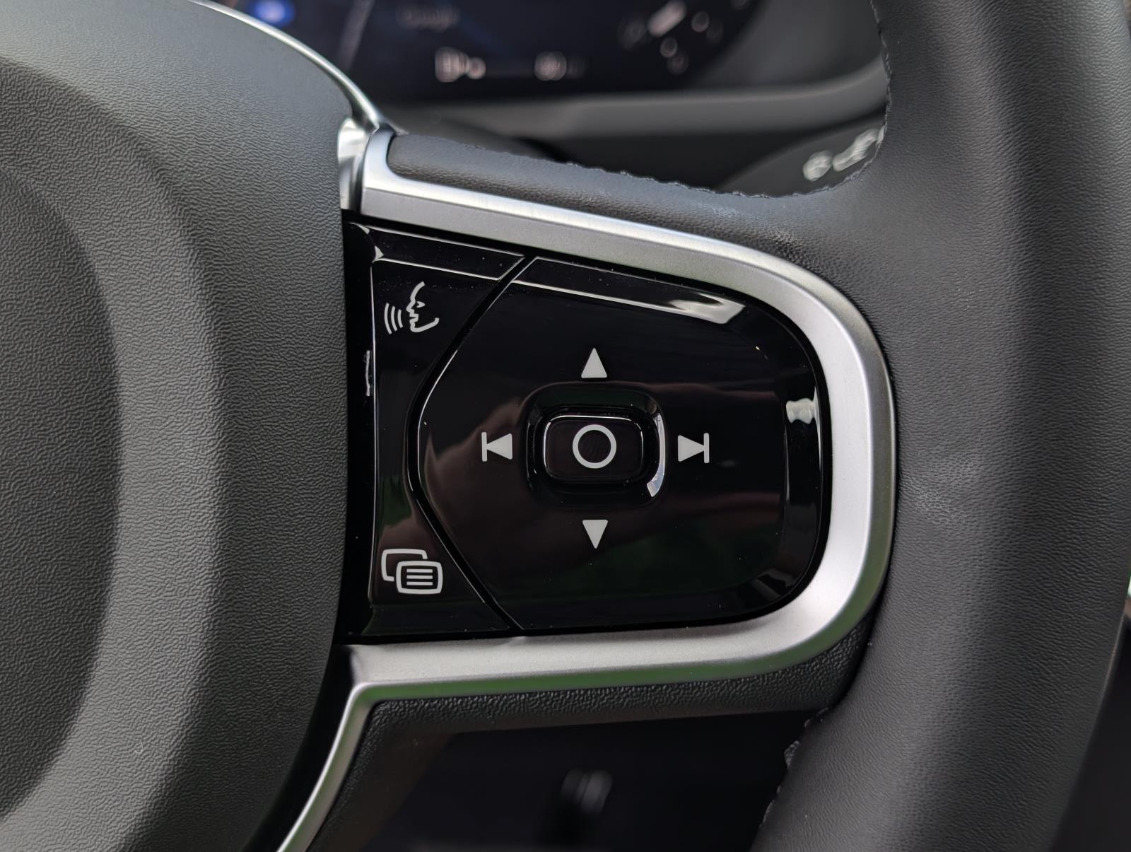 2026 Volvo XC90 Plus - Photo 15