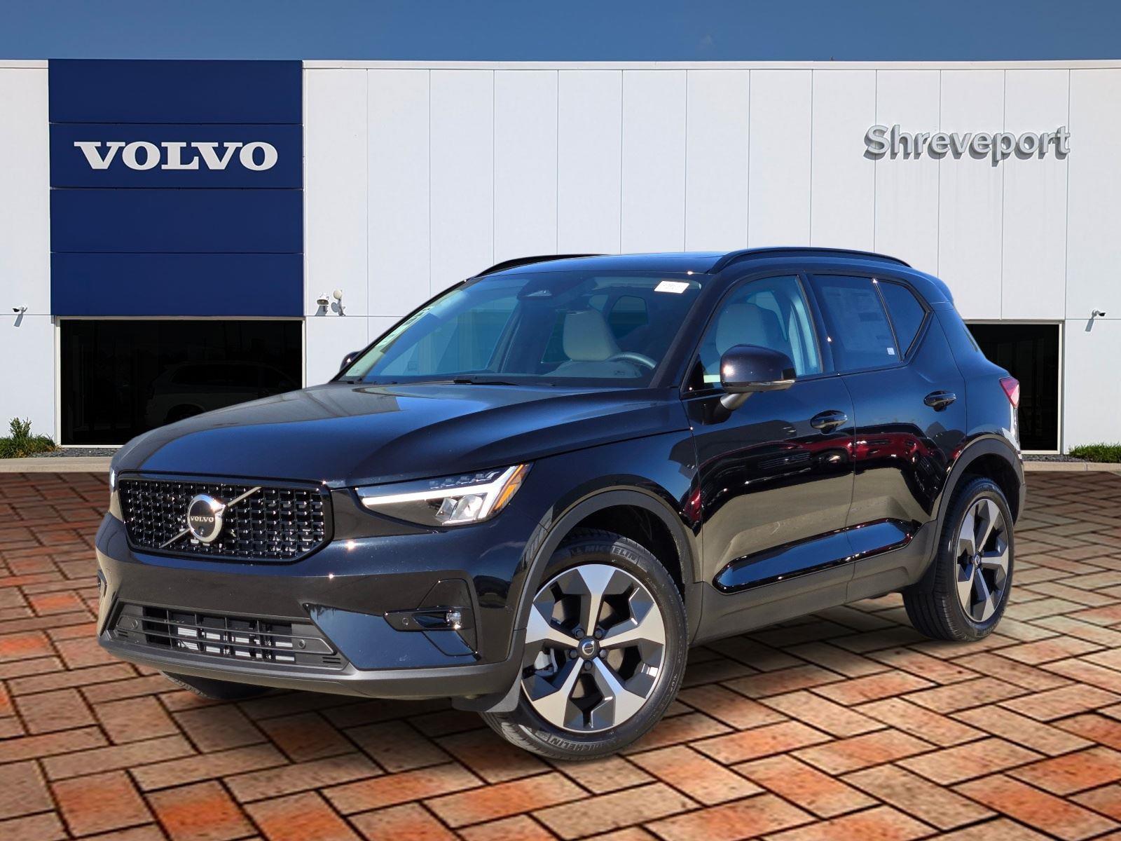 2026 Volvo XC40 B5 Plus Dark AWD's photo