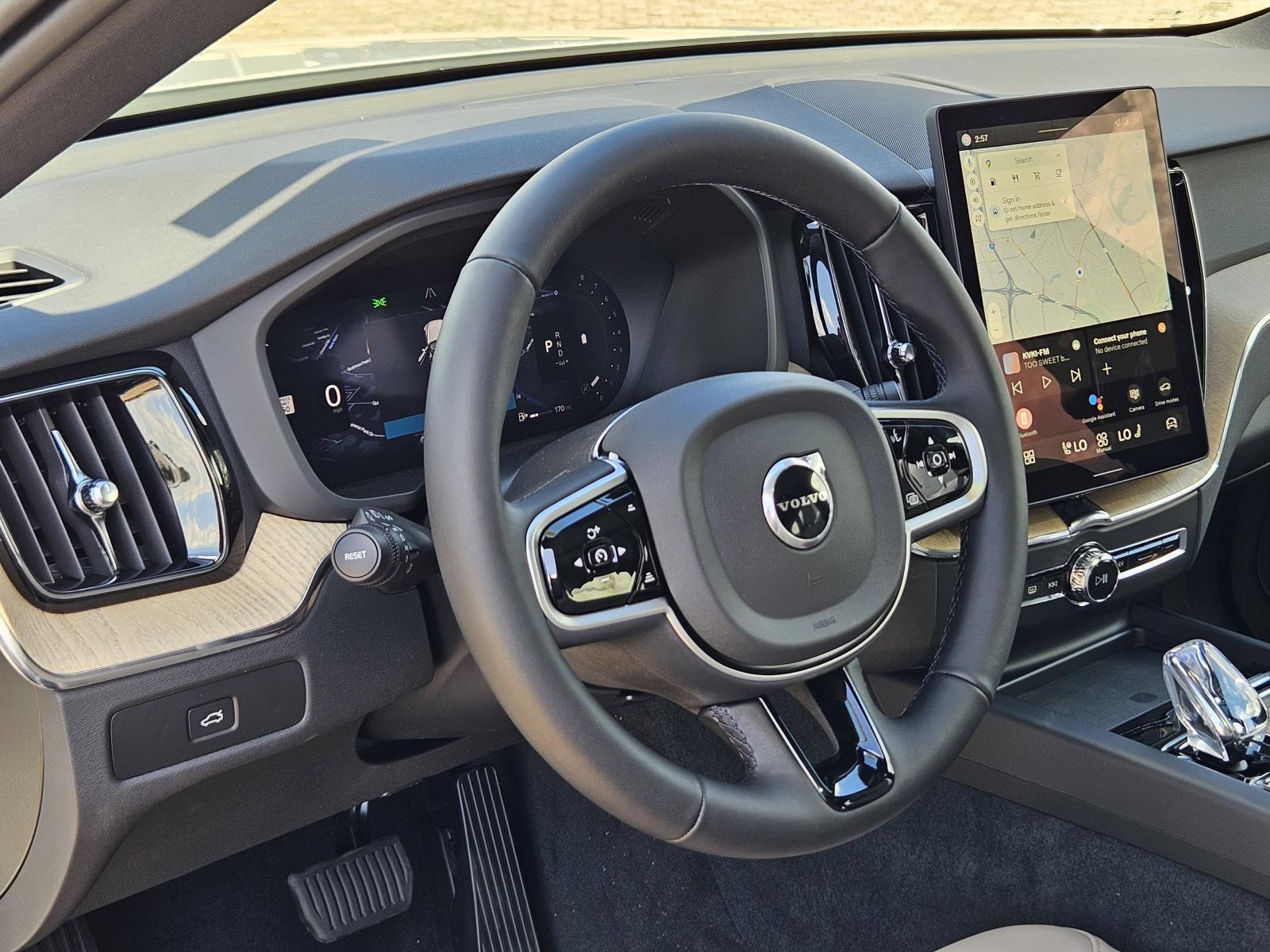 2026 Volvo XC60 Plus - Photo 29
