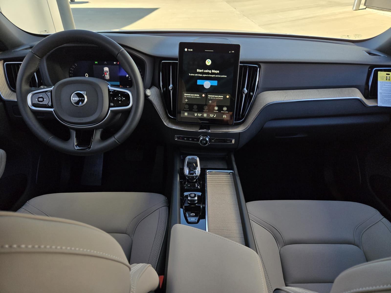 2026 Volvo XC60 Plus - Photo 31