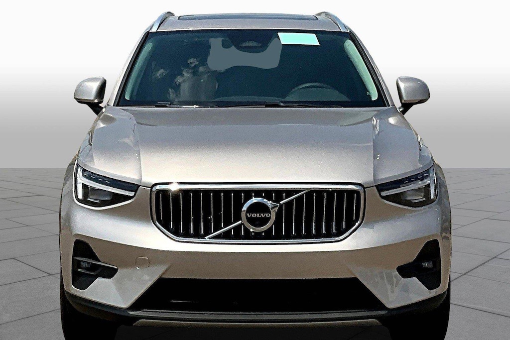 New 2024 Volvo XC40 Plus Bright Theme B5 AWD Plus Bright Theme