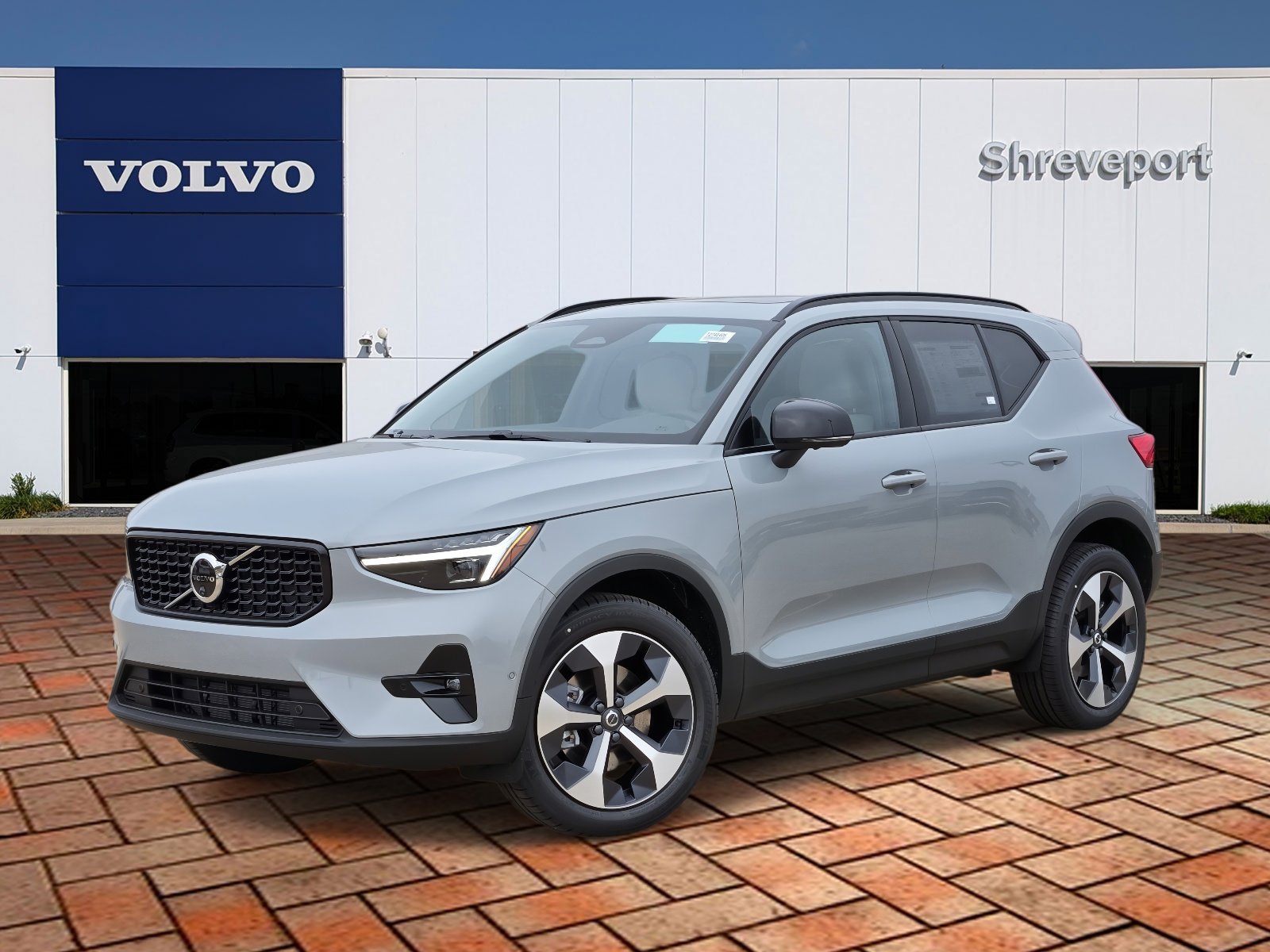 2026 Volvo XC40 Plus's photo