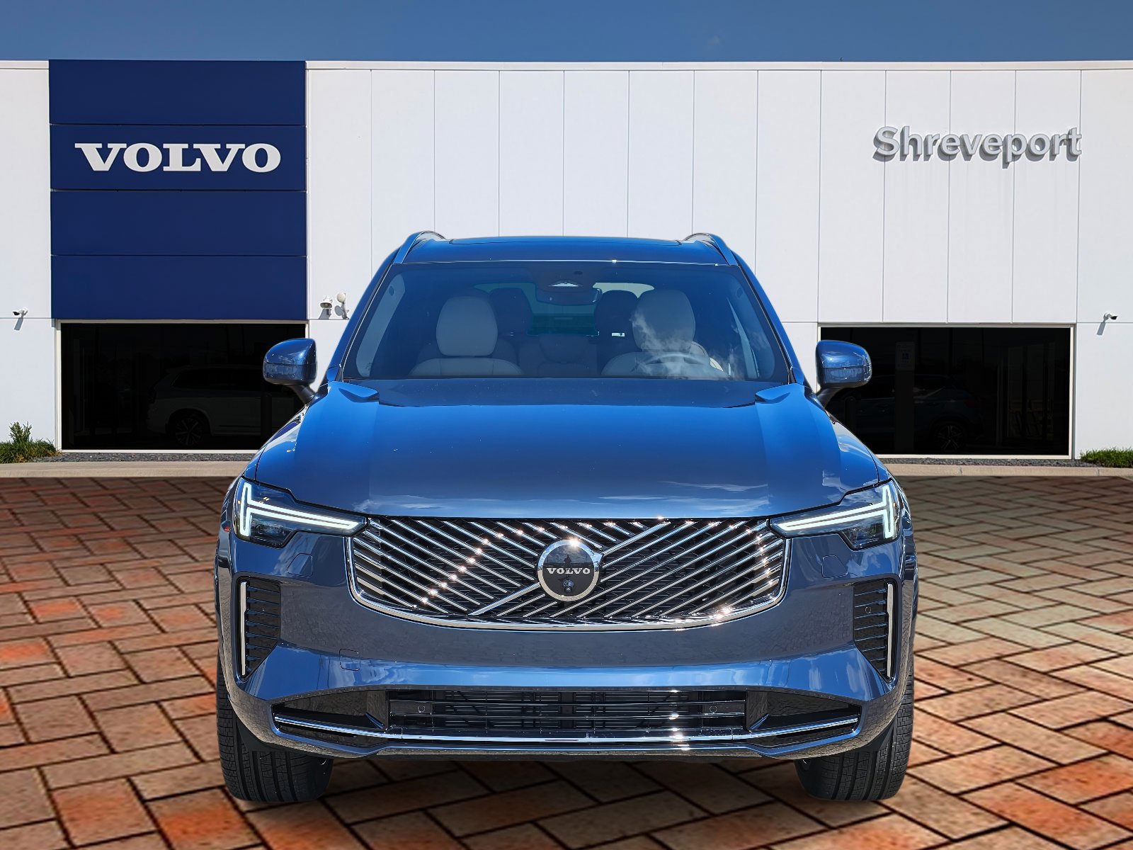2026 Volvo XC90 AWD Plus photo 2