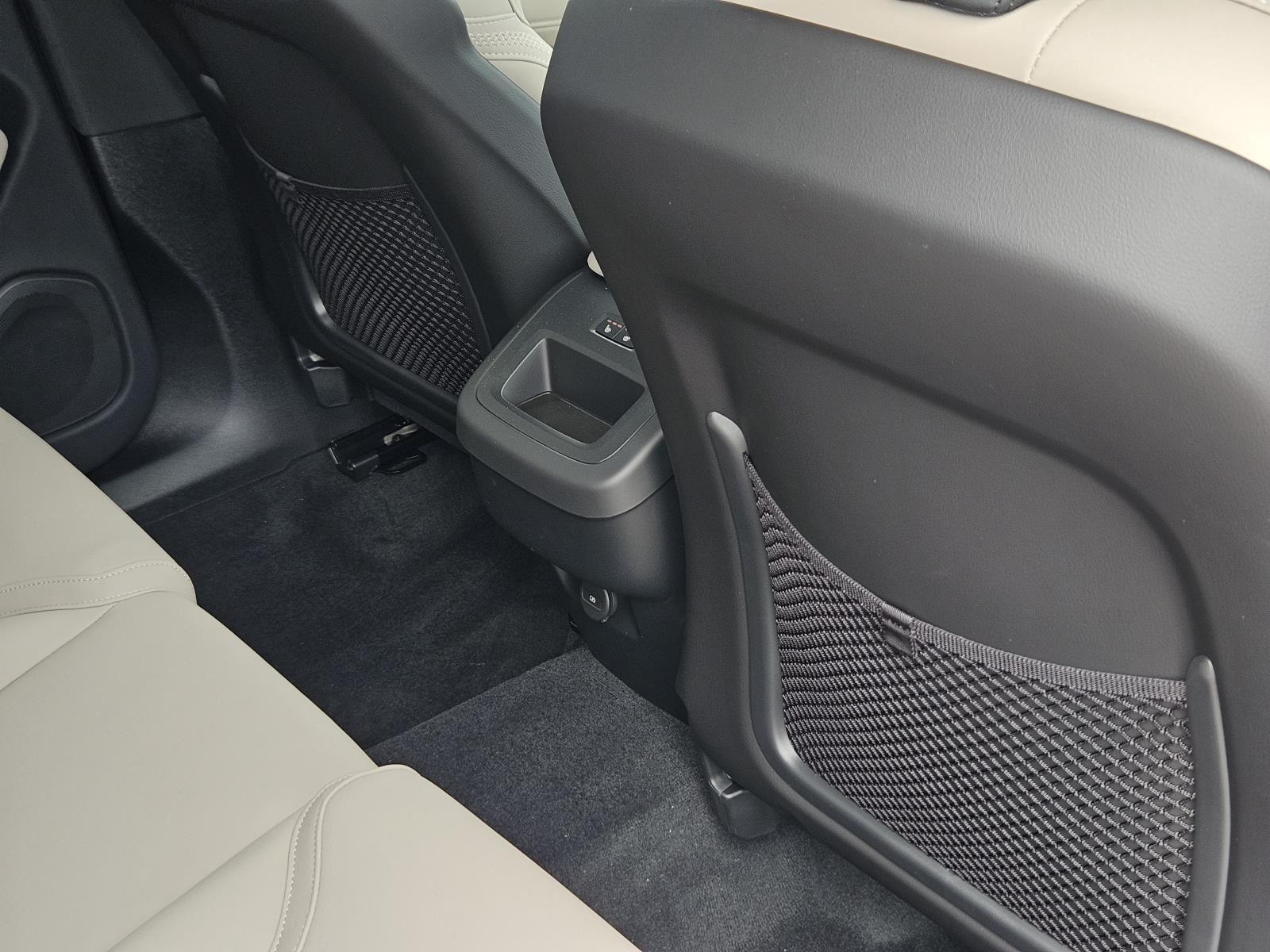 2026 Volvo XC60 Plus - Photo 37