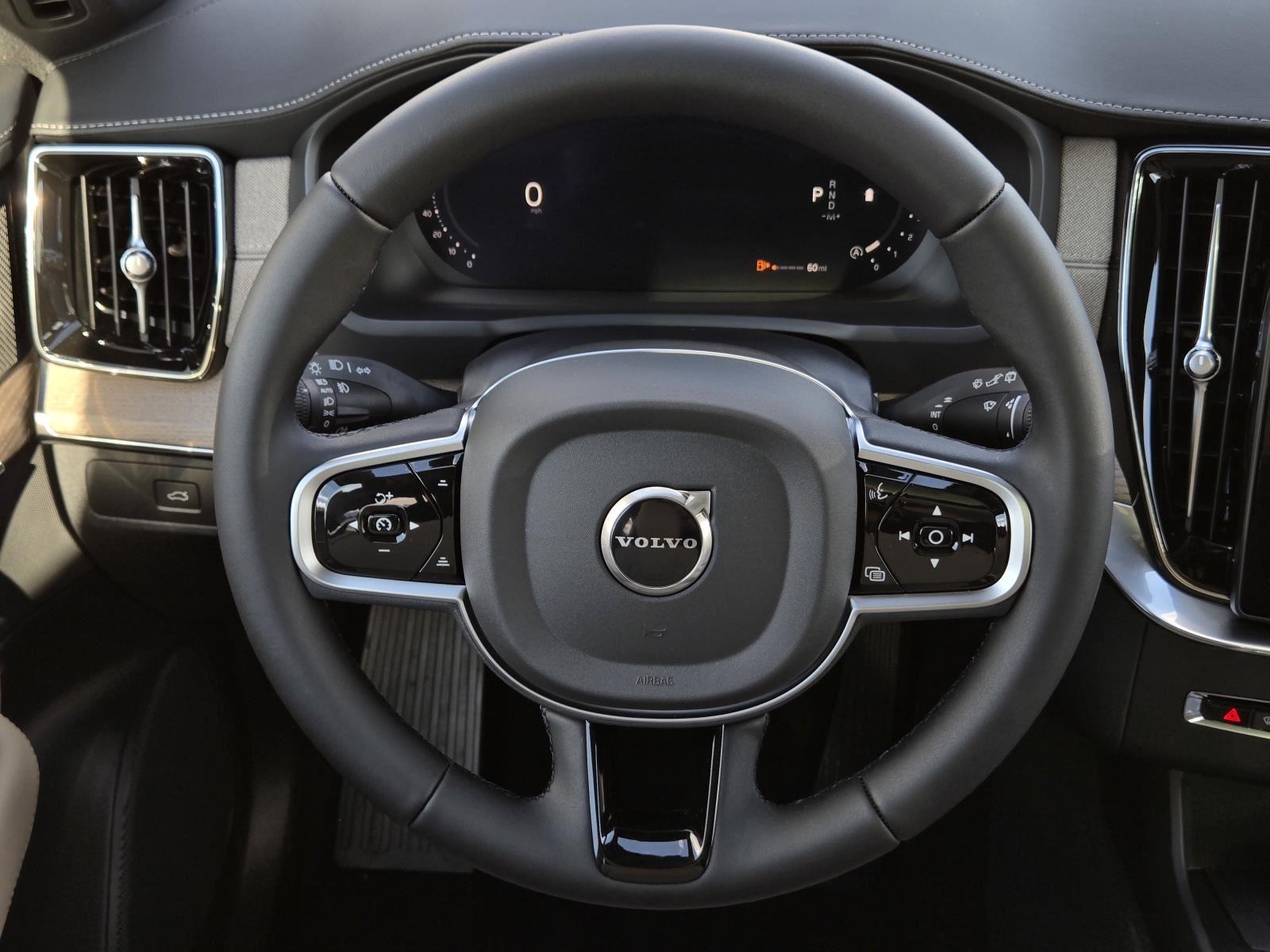 2026 Volvo XC90 Plus - Photo 34