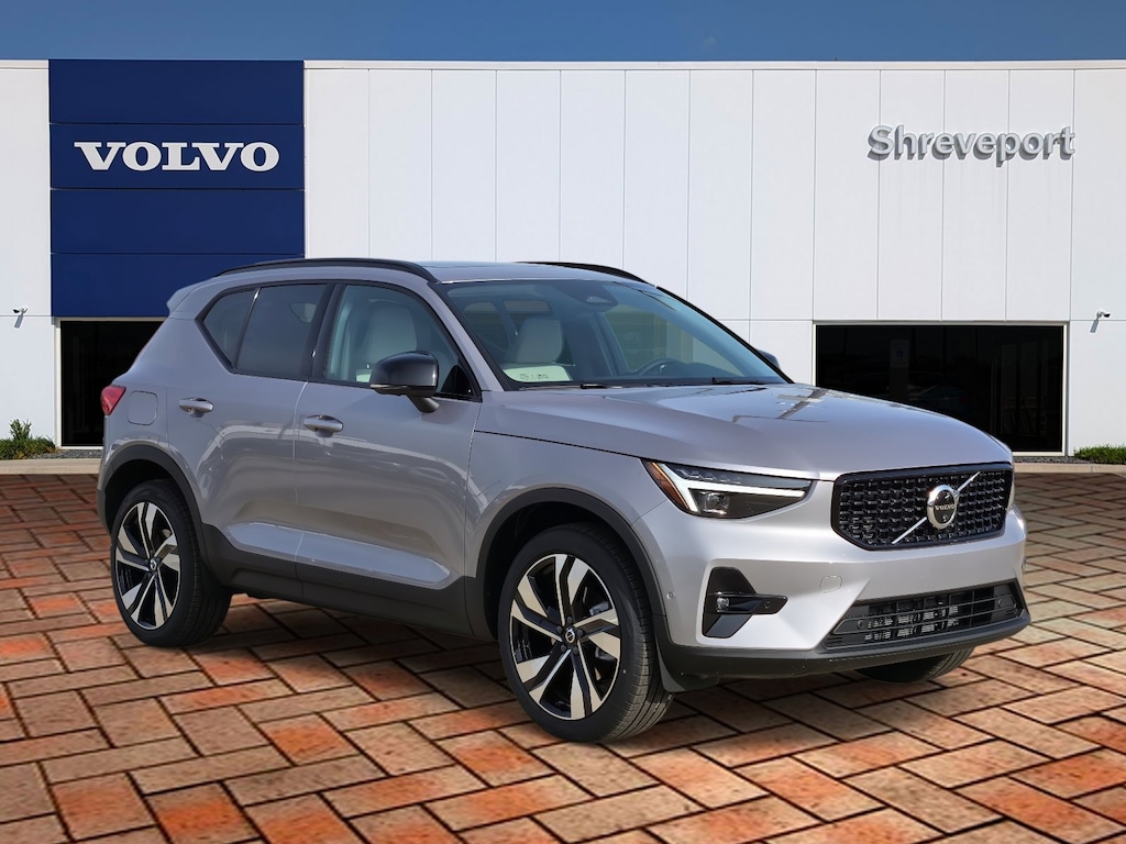 New 2026 Volvo XC40 B4 Plus SUV