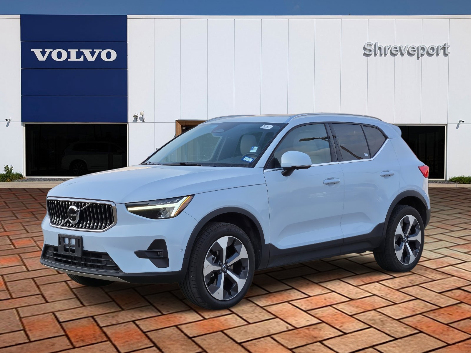 2024 Volvo XC40 SUV 