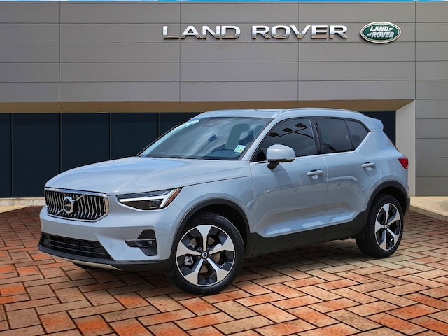 2025 Volvo XC40 B5 Plus Bright Theme SUV