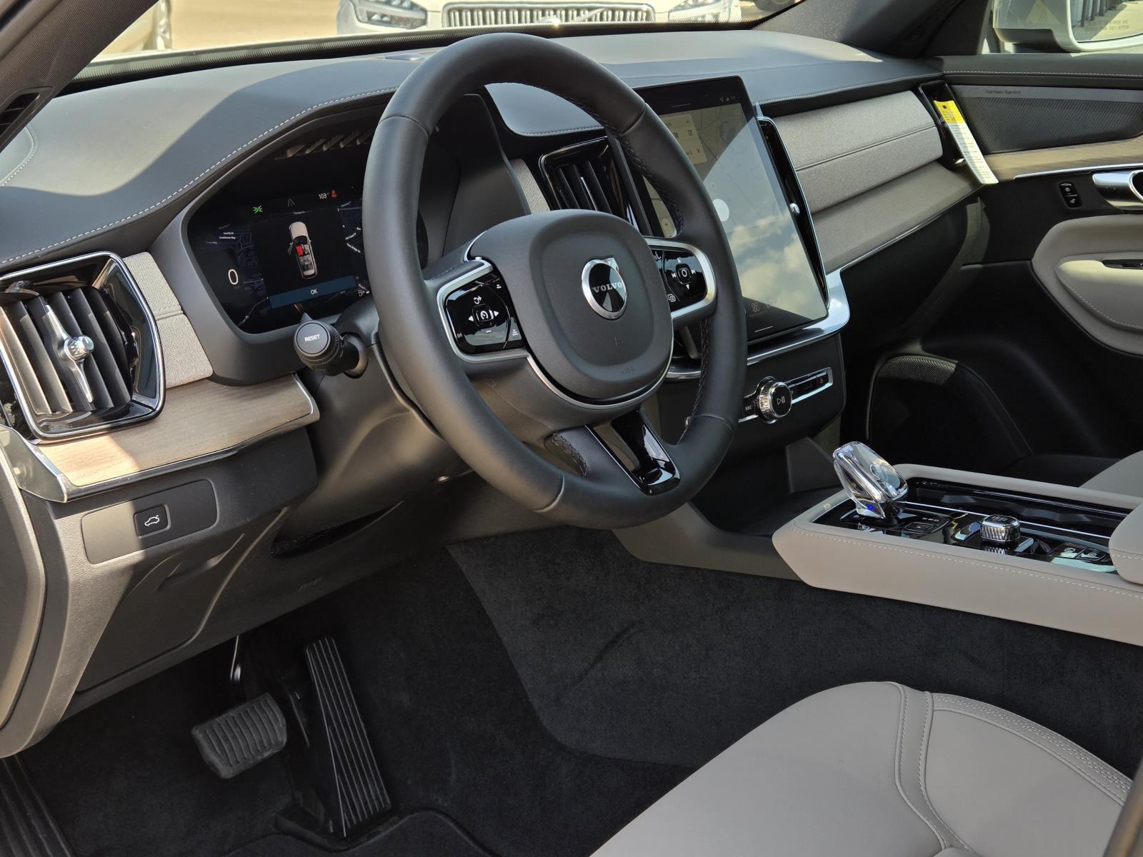 2026 Volvo XC90 Plus - Photo 36