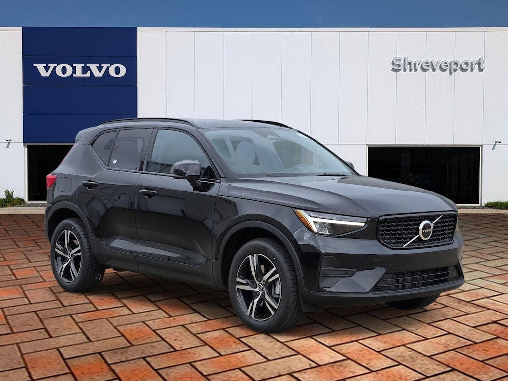 New 2026 Volvo XC40 B4 Core SUV
