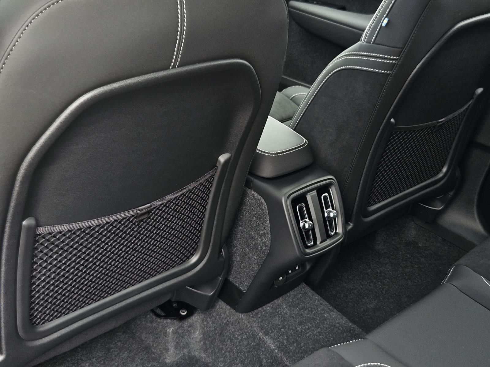 2026 Volvo XC40 Ultra Black Edition - Photo 27