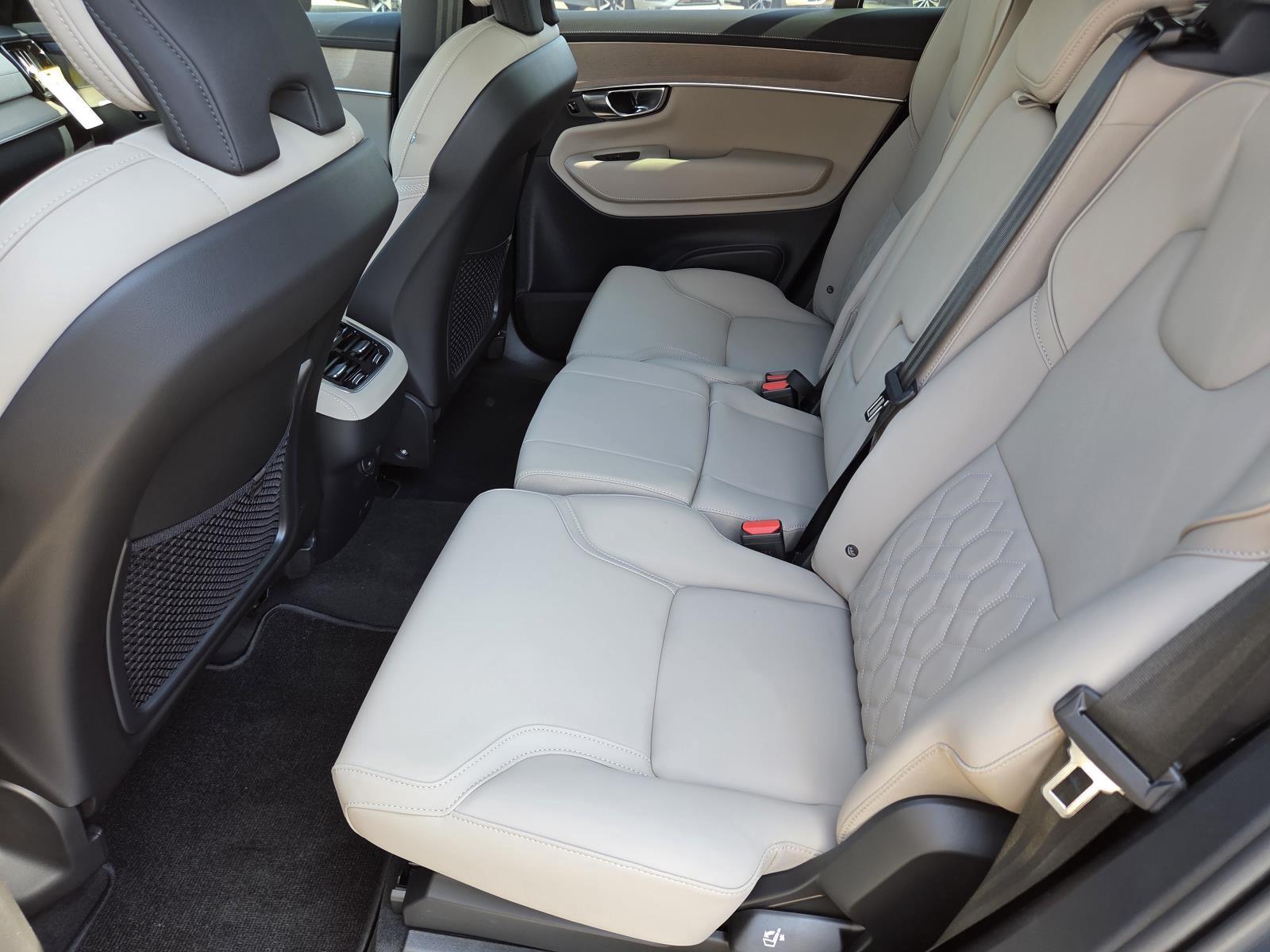 2026 Volvo XC90 Plus - Photo 35