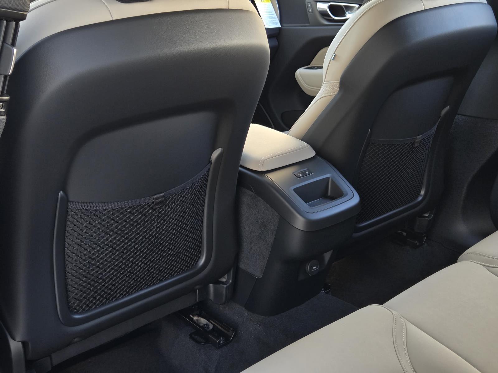 2026 Volvo XC60 Plus - Photo 28