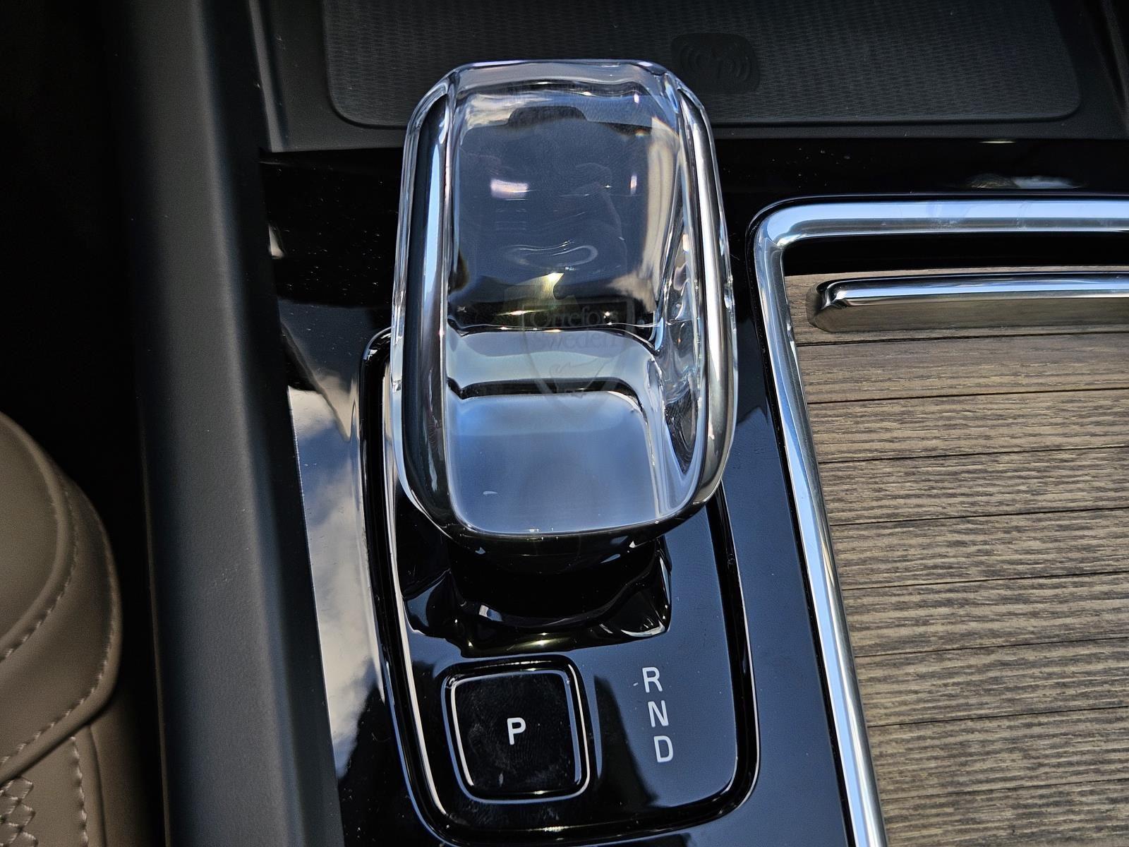 2026 Volvo XC60 Plus - Photo 21