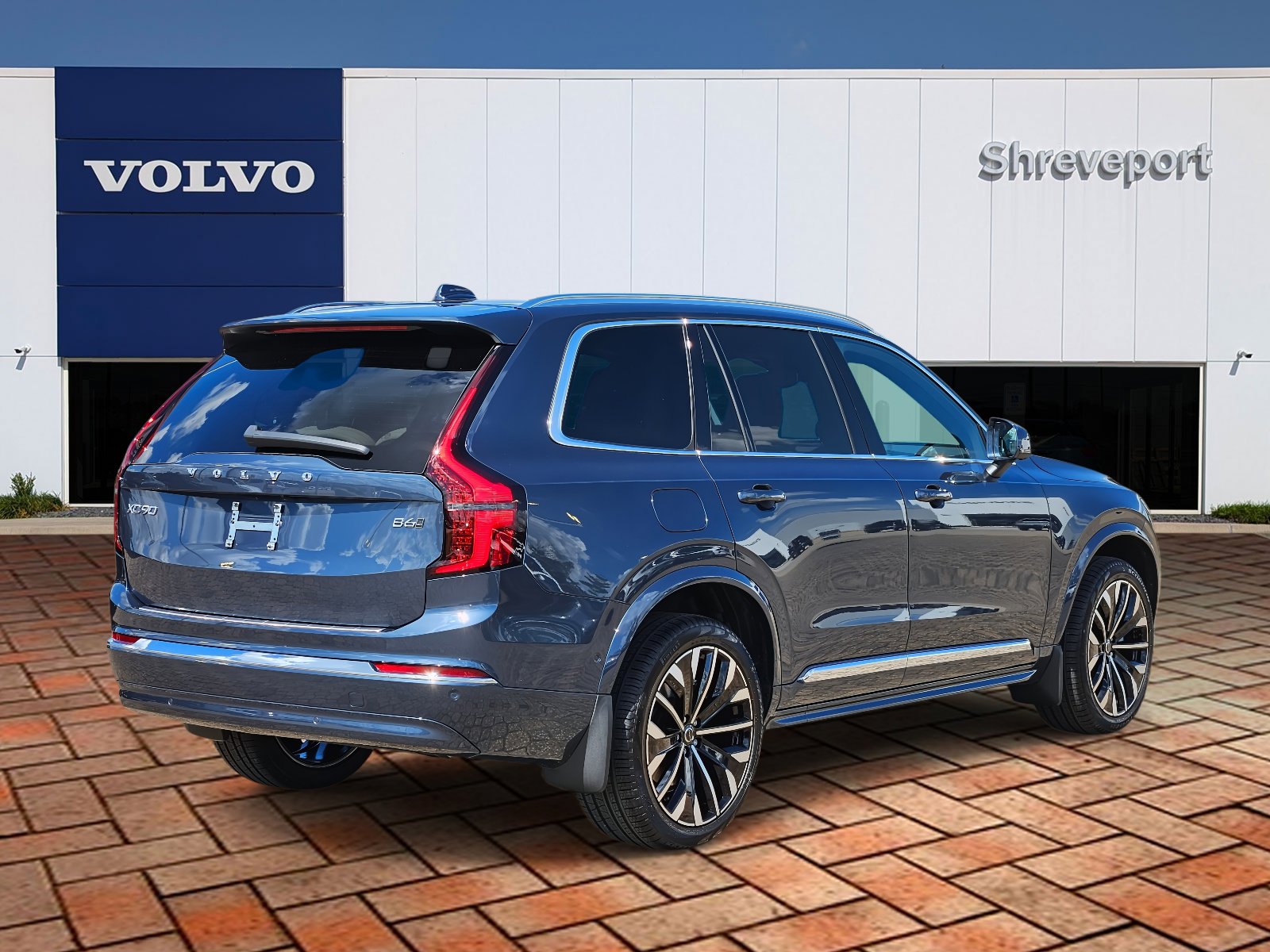 2026 Volvo XC90 AWD Plus photo 4