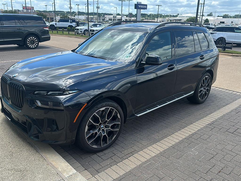 2024 BMW X7 xDrive40i's photo