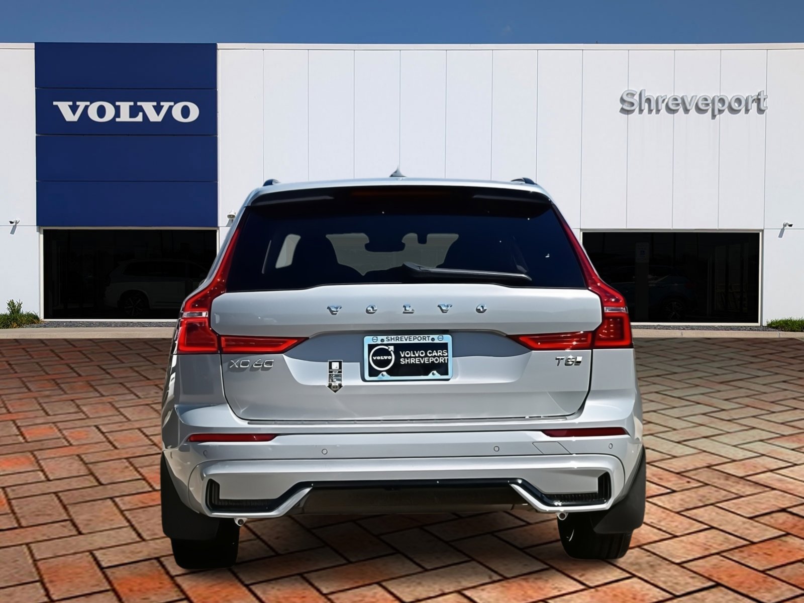 2025 Volvo XC60 Hybrid T8 Plus photo 3