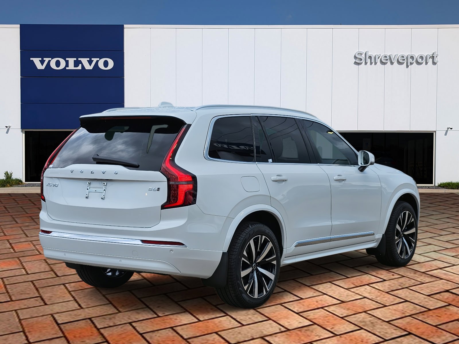 2025 Volvo XC90 AWD Core photo 4