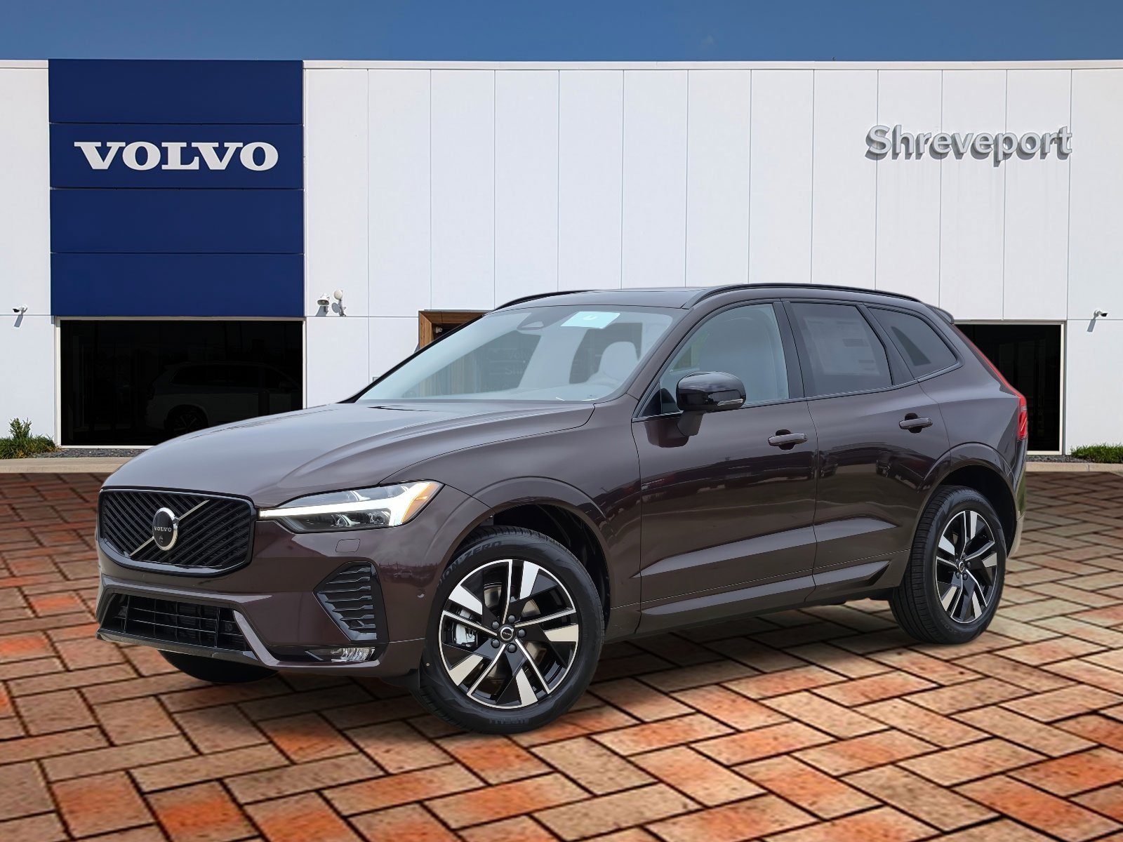 2026 Volvo XC60 Plus's photo