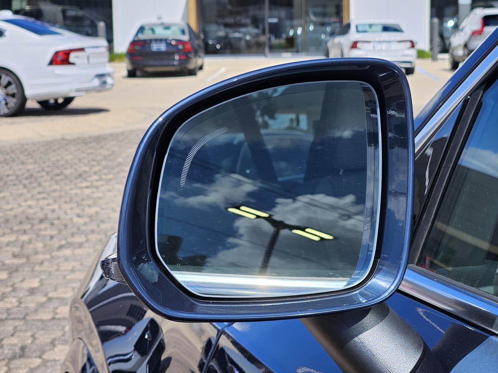 2026 Volvo XC90 Plus - Photo 11