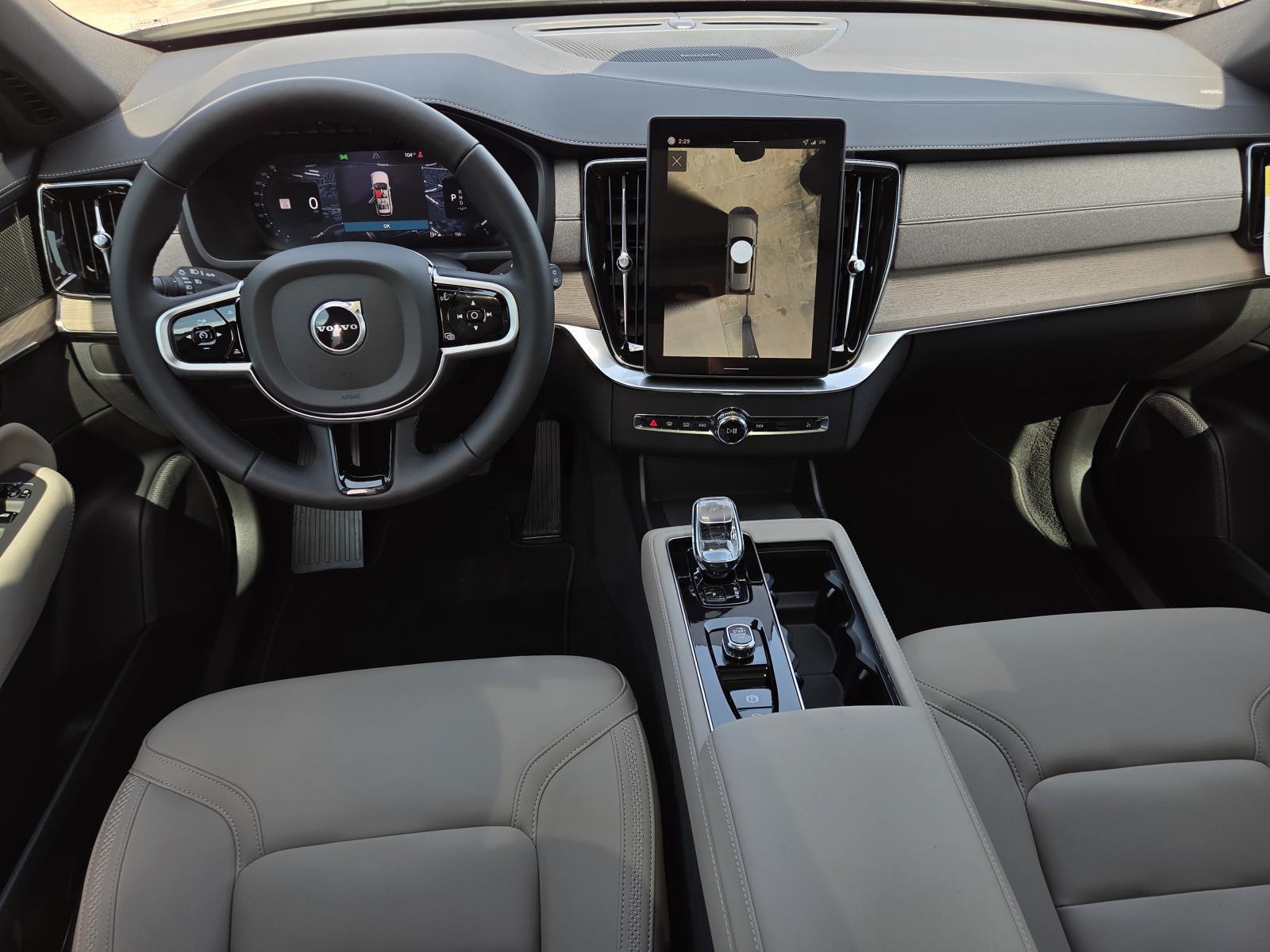 2026 Volvo XC90 Plus - Photo 15